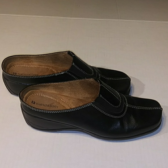 naturalizer black mules